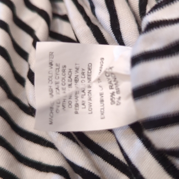 Anistar Women's Striped Crop Top Size Medium - Picture 4 of 4